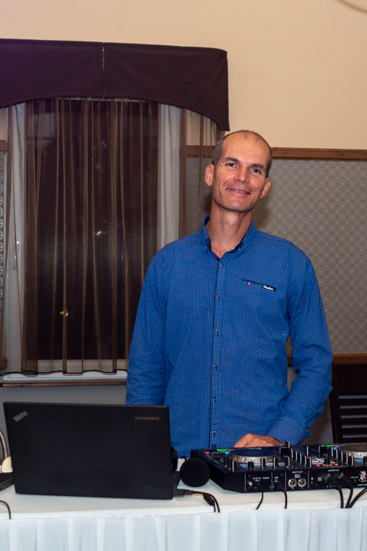 DertikoDJ - Esküvői DJ modern technikával DertikoDJ - Esküvői DJ modern technikával